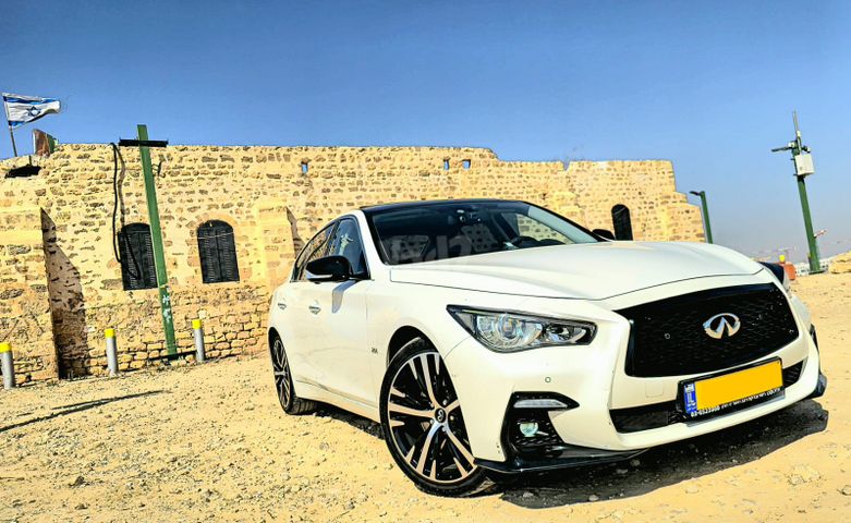 אינפיניטי Q50