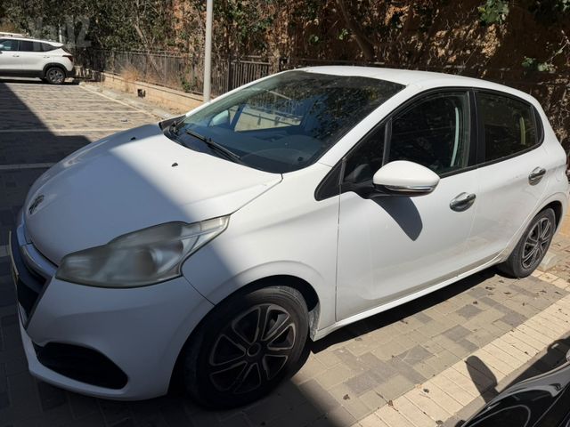 פיג'ו 208