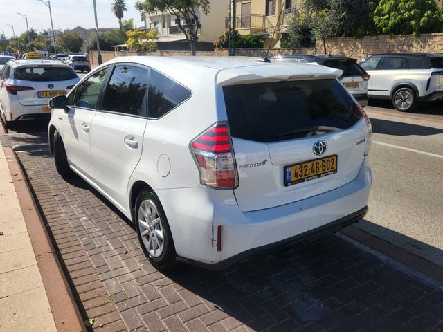 מודעת רכב טויוטה פריוס פלוס