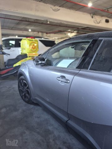 מודעת רכב טויוטה C-HR