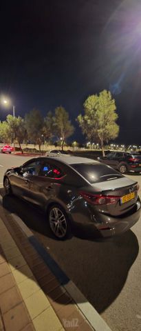 מודעת רכב מאזדה 3