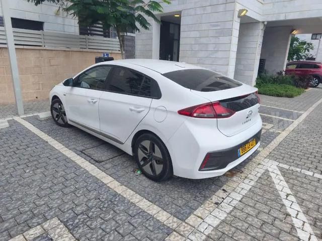 יונדאי איוניק
