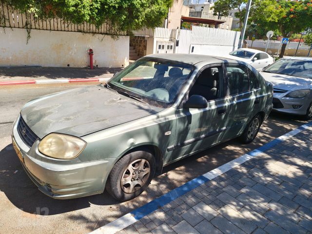 אקסנט i25 GLI אוט׳ האצ'בק 5 דל 1.5 (91 כ״ס)