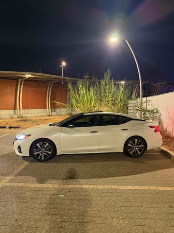 ניסאן מקסימה