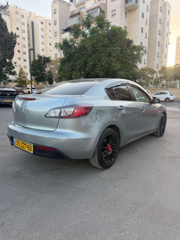מאזדה 3