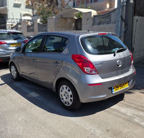 יונדאי i20