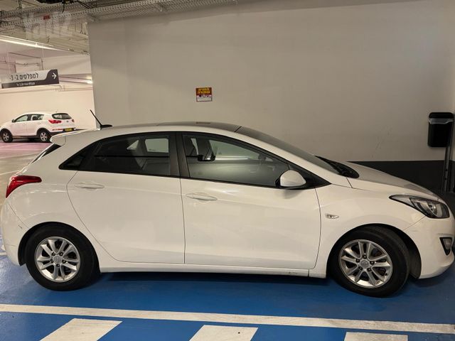 יונדאי i30