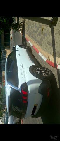 פיג'ו 5008