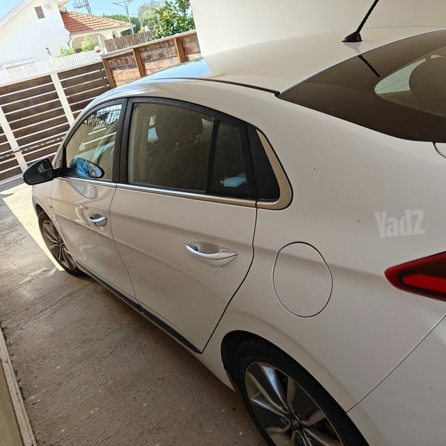 יונדאי איוניק