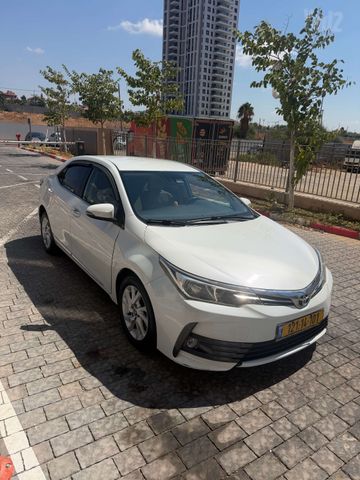 טויוטה קורולה
