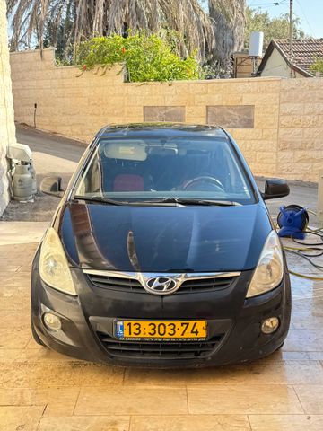 יונדאי i20