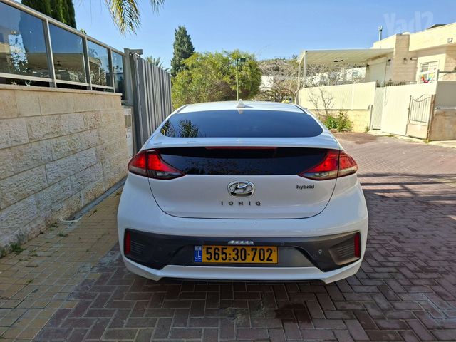 יונדאי איוניק