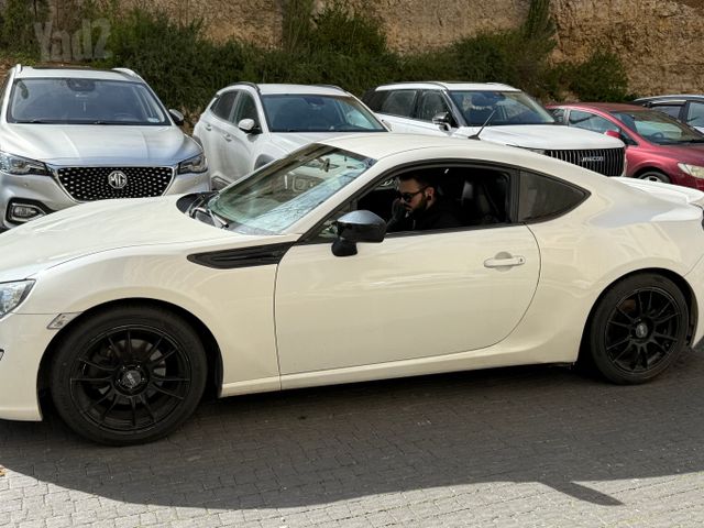 מודעת רכב סובארו BRZ