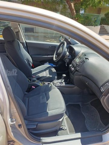 יונדאי i30