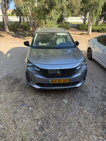 פיג'ו 3008