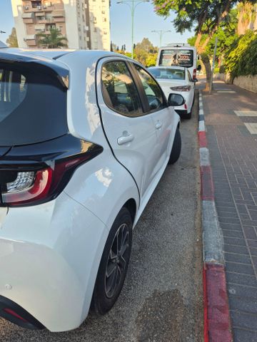 טויוטה יאריס
