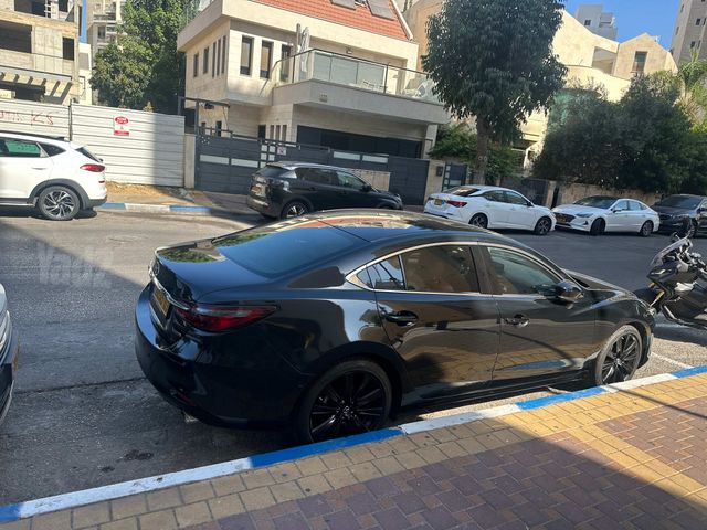 מודעת רכב מאזדה 6