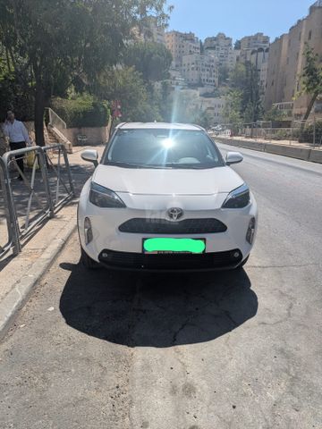 טויוטה יאריס קרוס