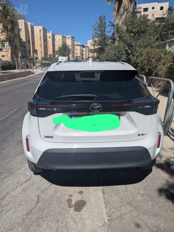 טויוטה יאריס קרוס