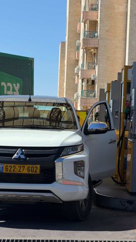 מיצובישי טרייטון / L200