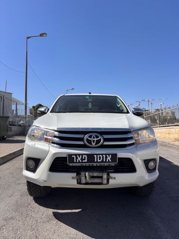 מודעת רכב טויוטה היילקס 1