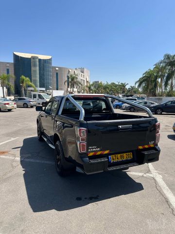 איסוזו די-מקס