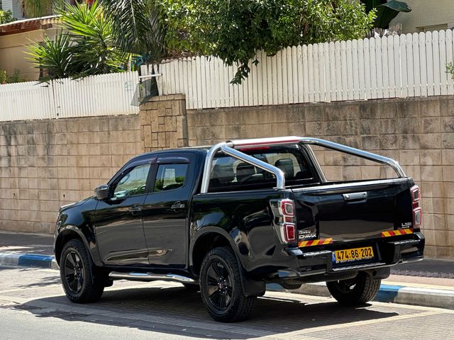 מודעת רכב איסוזו די-מקס