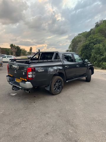 מיצובישי טרייטון / L200
