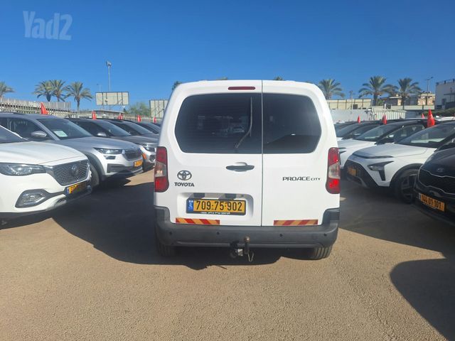 טויוטה פרואייס סיטי