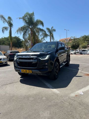 איסוזו די-מקס