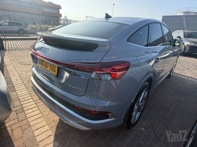 מודעת רכב אאודי Q4 e-tron 2