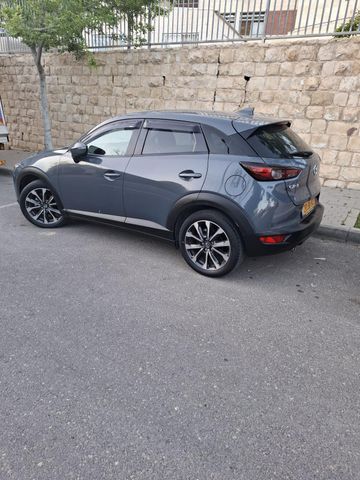 מודעת רכב מאזדה CX-3