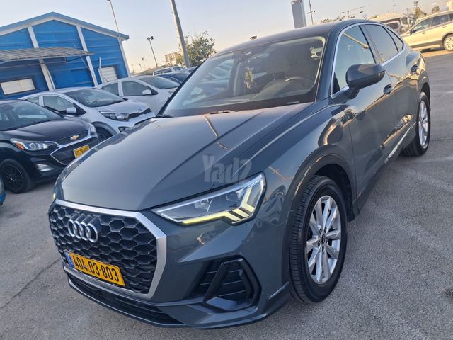 אאודי Q3
