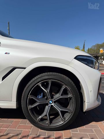 ב מ וו X6