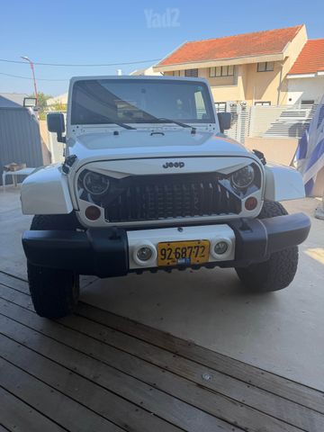 מודעת רכב ג'יפ רנגלר