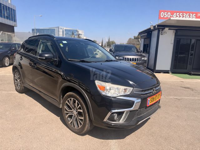 מודעת רכב מיצובישי ASX