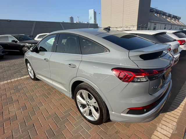 מודעת רכב אאודי Q4 e-tron 1