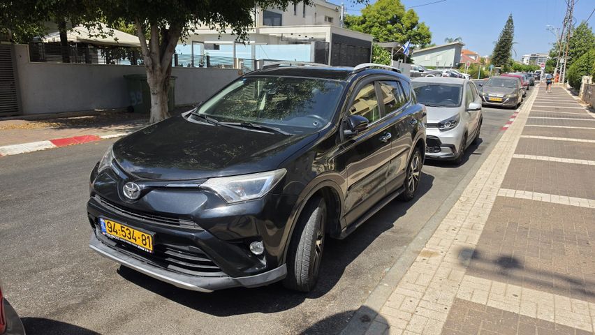 טויוטה RAV4