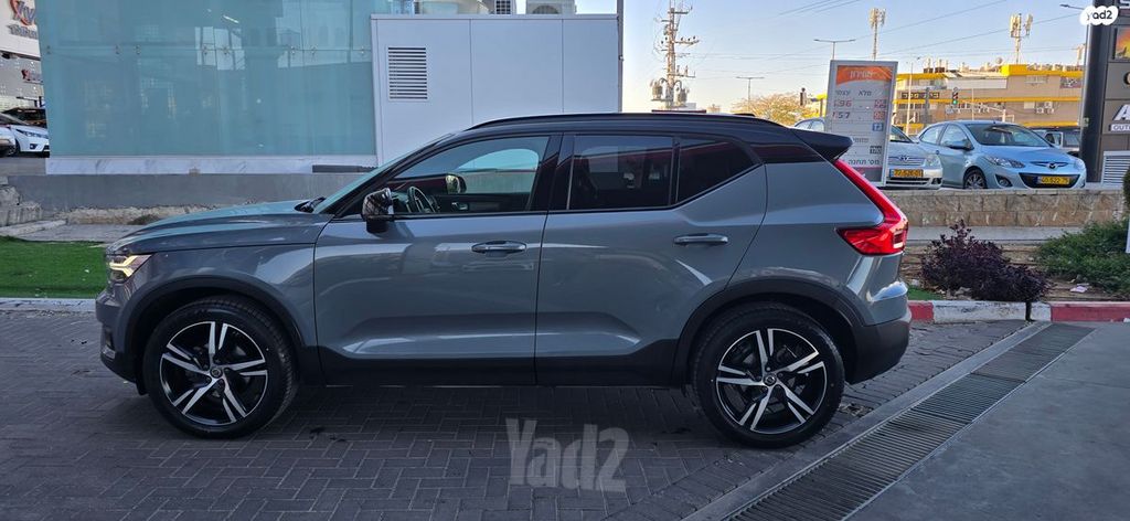 וולוו XC40