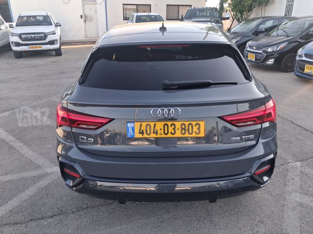 אאודי Q3