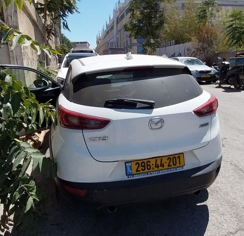 מודעת רכב מאזדה CX-3