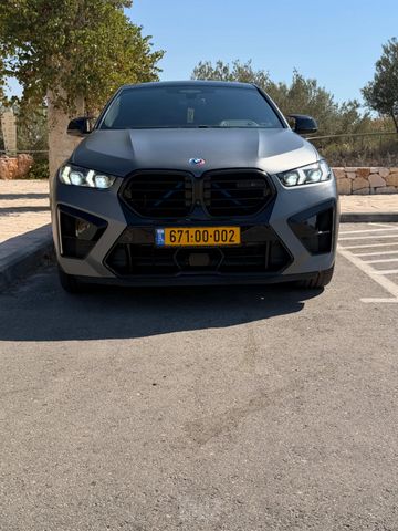 ב מ וו X6