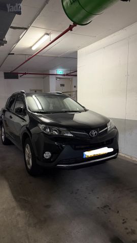 טויוטה RAV4