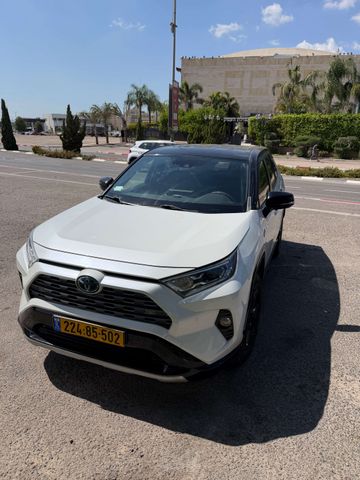 טויוטה RAV4