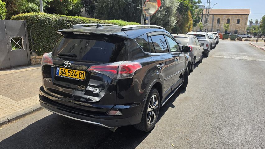טויוטה RAV4