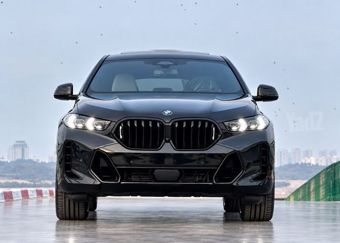 ב מ וו X6