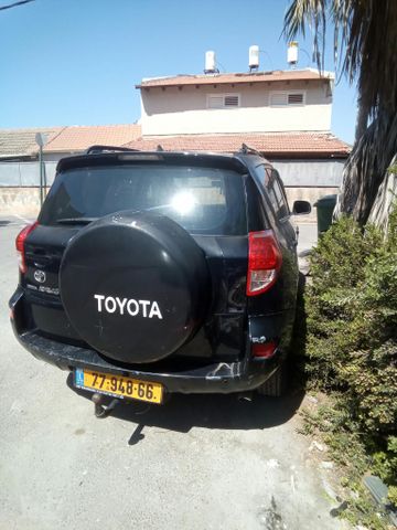 טויוטה RAV4