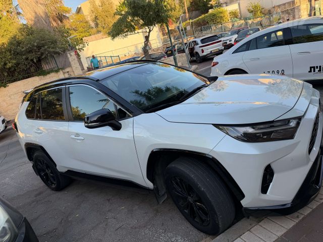 מודעת רכב טויוטה RAV4