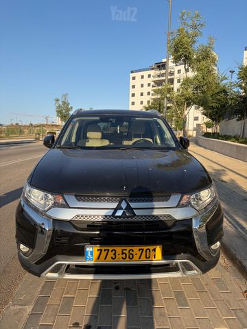 מיצובישי אאוטלנדר