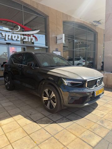 מודעת רכב וולוו XC40